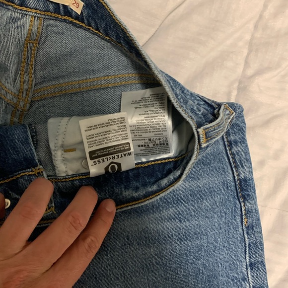 Levi women jeans apple bottom - Picture 3 of 4